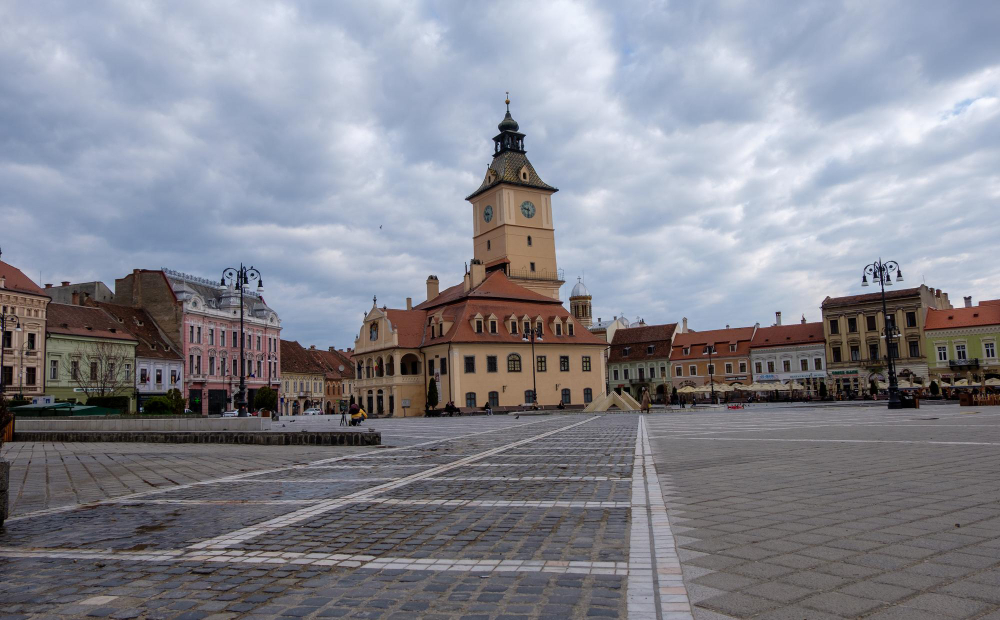 Titov trg Koper: prometni režim, parkiranje in posebnosti za obiskovalce